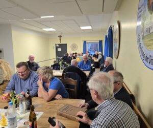 Eier, Schinken und ein Hase auf der Zielscheibe